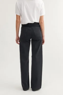 Enya Jeans