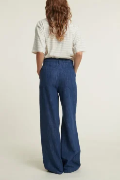 Jen Jeans