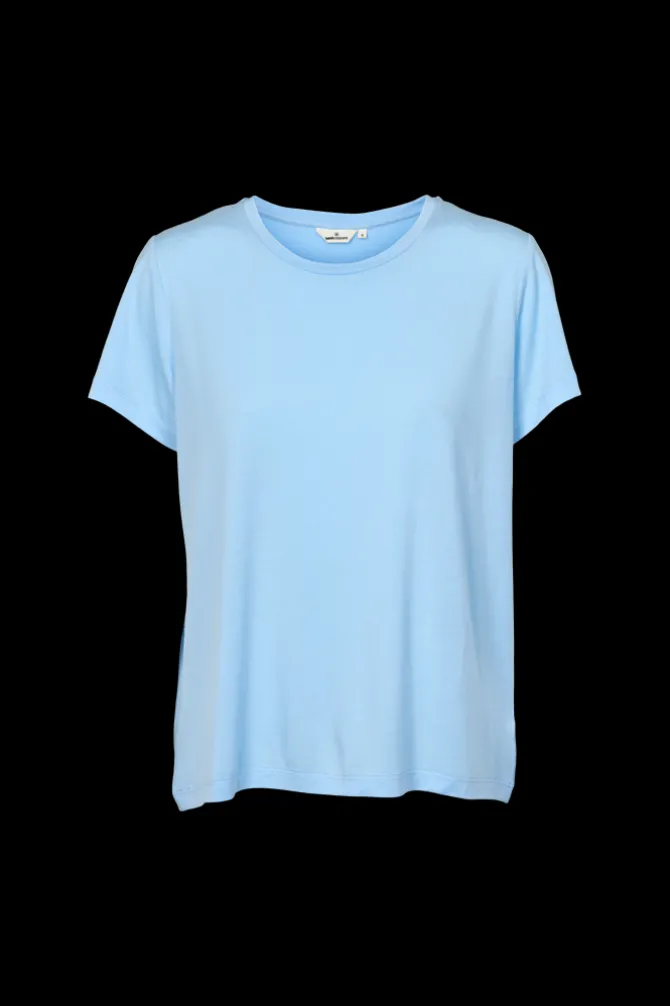 Jolanda Tee