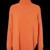 Line T-Neck