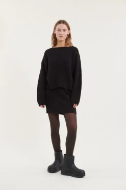 Lise Scoop Neck