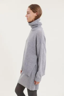 Lise Short T-Neck