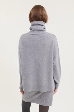 Lise Short T-Neck