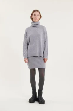 Lise Short T-Neck