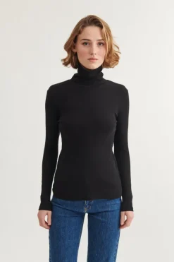 Ludmilla High-neck