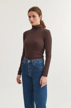 Ludmilla High-neck