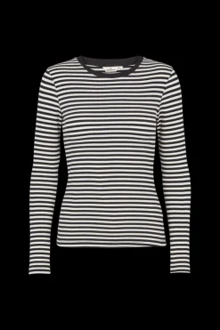 Ludmilla LS Tee