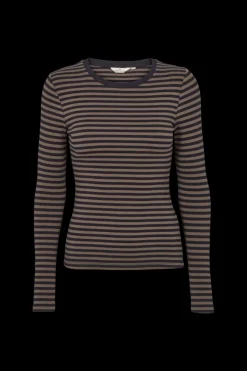 Ludmilla LS Tee