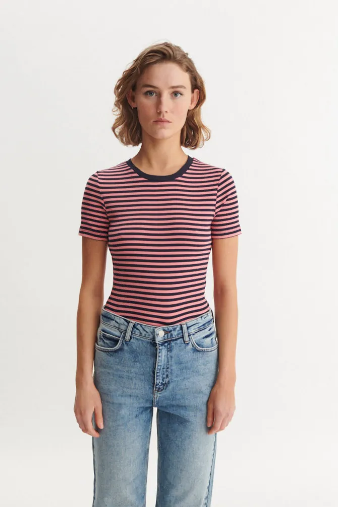 Ludmilla O-Neck