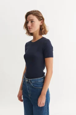 Ludmilla O-Neck
