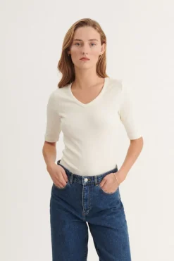 Ludmilla V-Neck