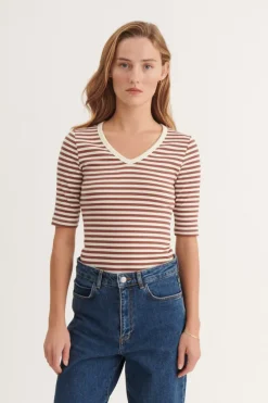 Ludmilla V-Neck