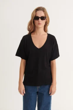Ryda V-Neck Tee