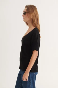 Ryda V-Neck Tee