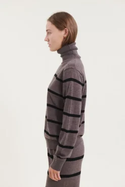 Vera Roll Neck